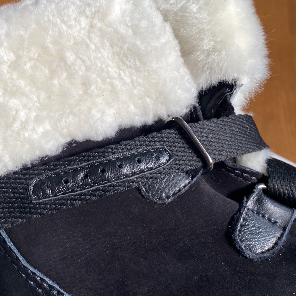 Schutz sheepskin lined boots NWT - Picture 9 of 10